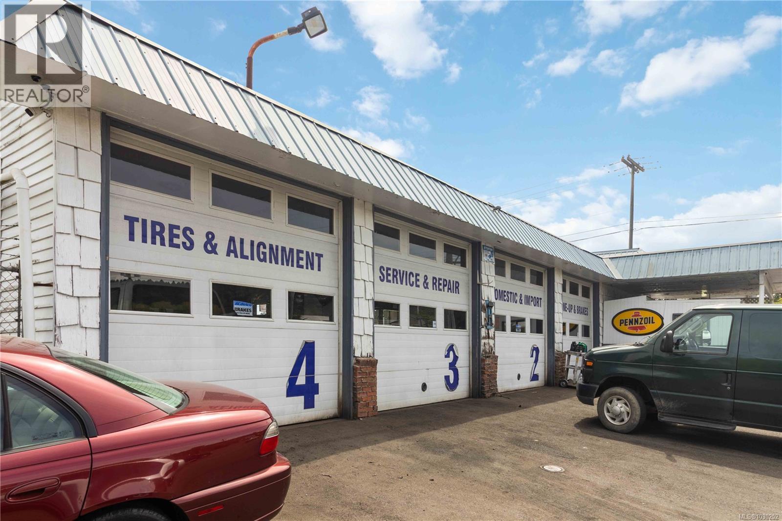  9139 East Saanich Road, North Saanich