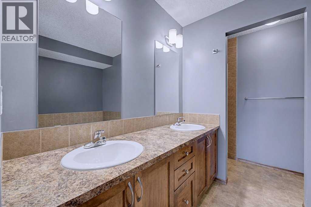 Single Family House for Sale in  Eversyde Mews SW Evergreen Calgary 