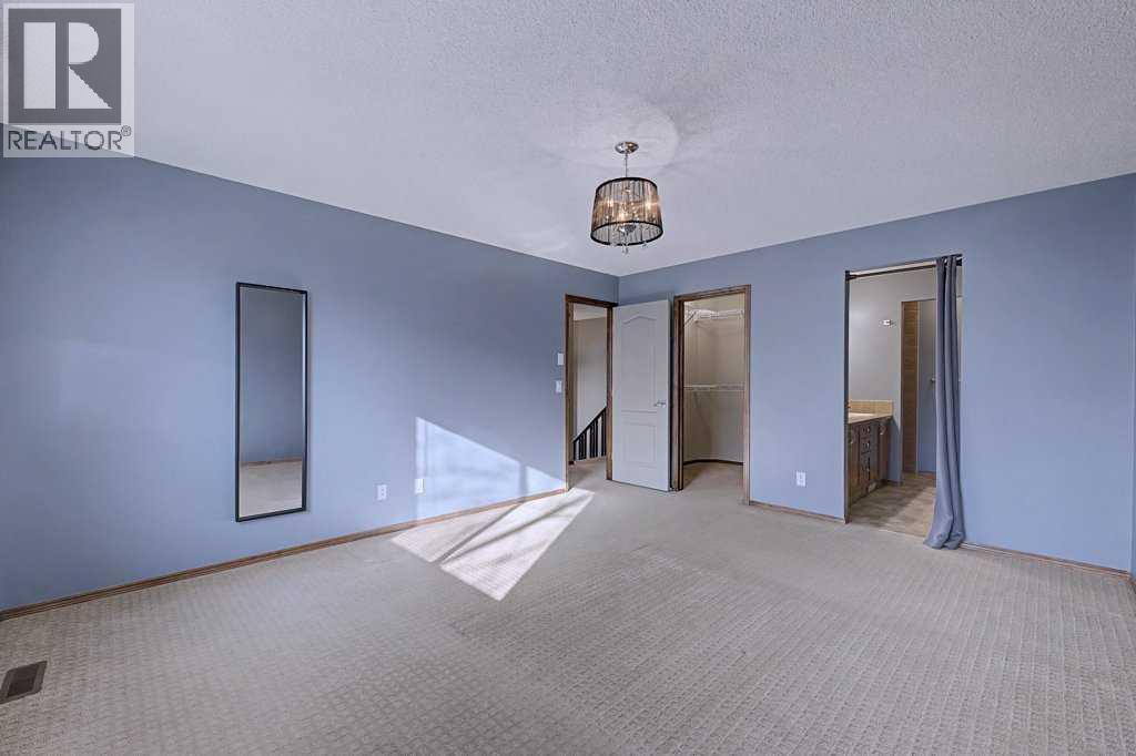 Single Family House for Sale in  Eversyde Mews SW Evergreen Calgary 