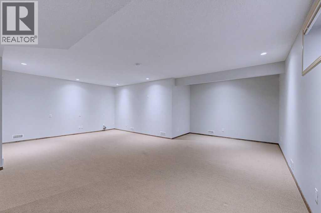 Single Family House for Sale in  Eversyde Mews SW Evergreen Calgary 