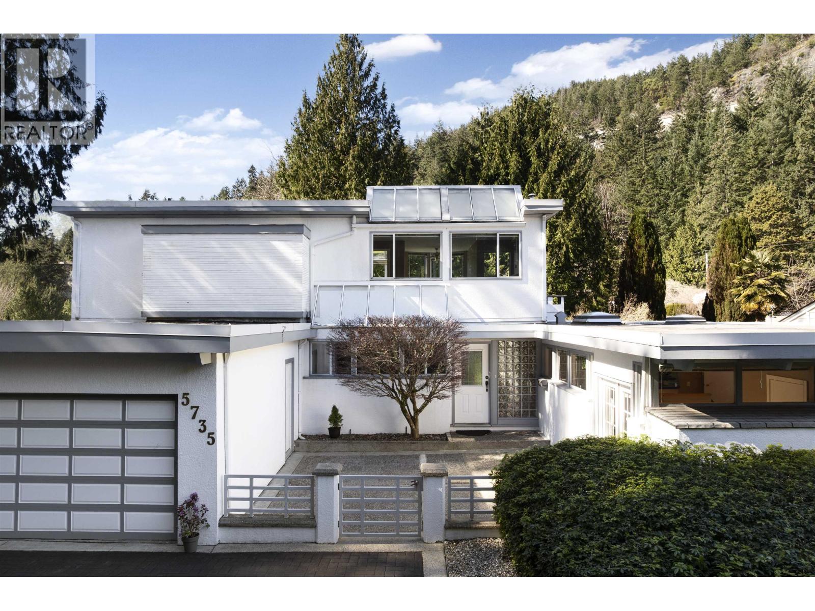 5735 BLUEBELL DRIVE, West Vancouver