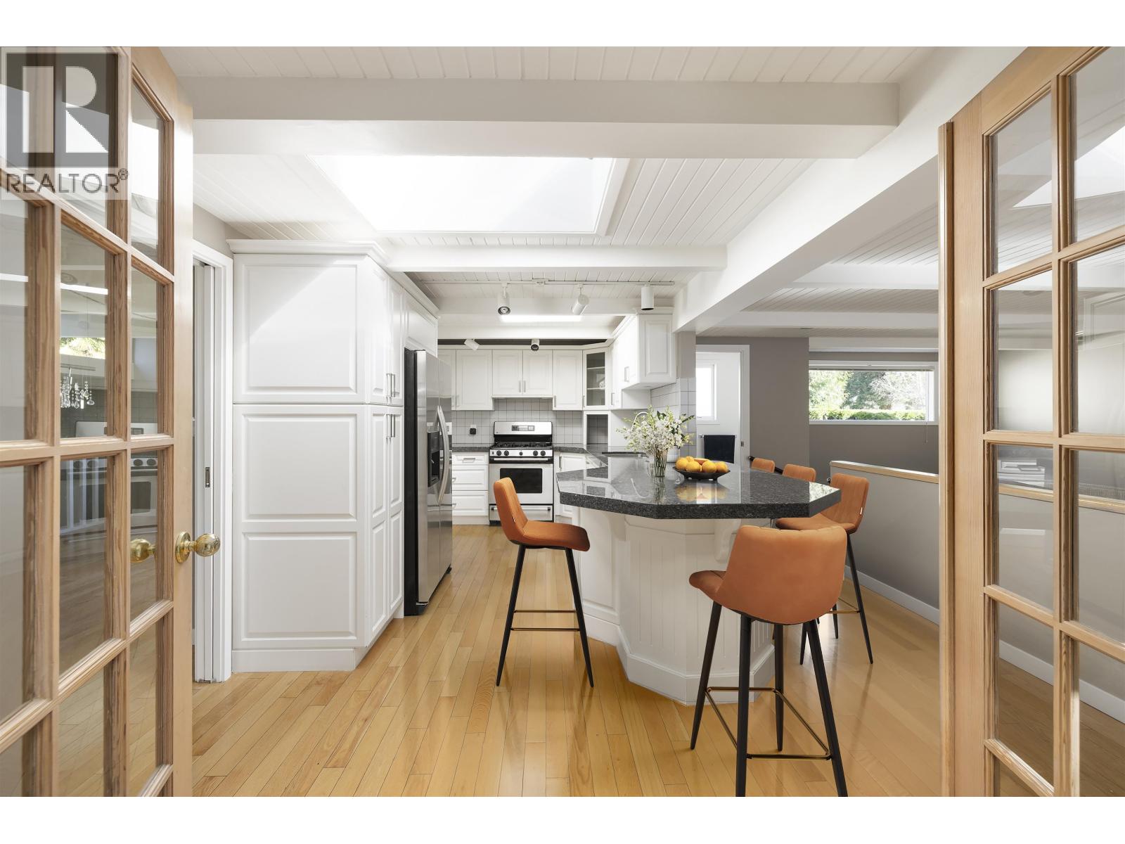 5735 BLUEBELL DRIVE, West Vancouver