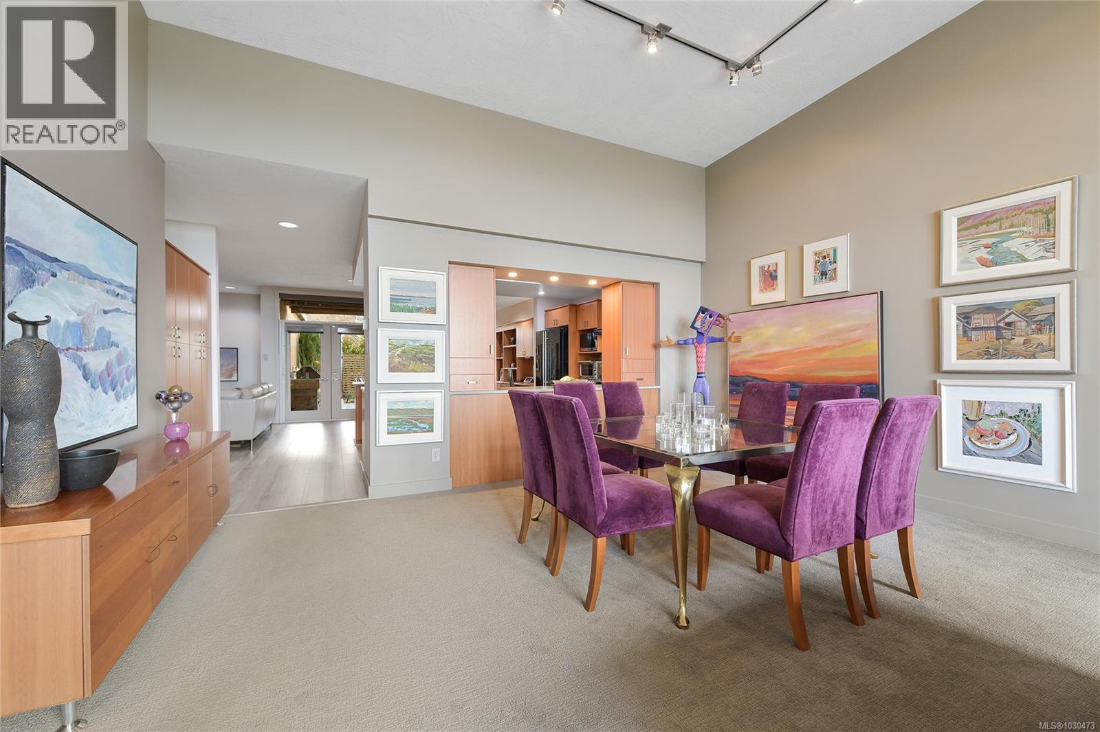 5384 Sayward Hill Cres - 11