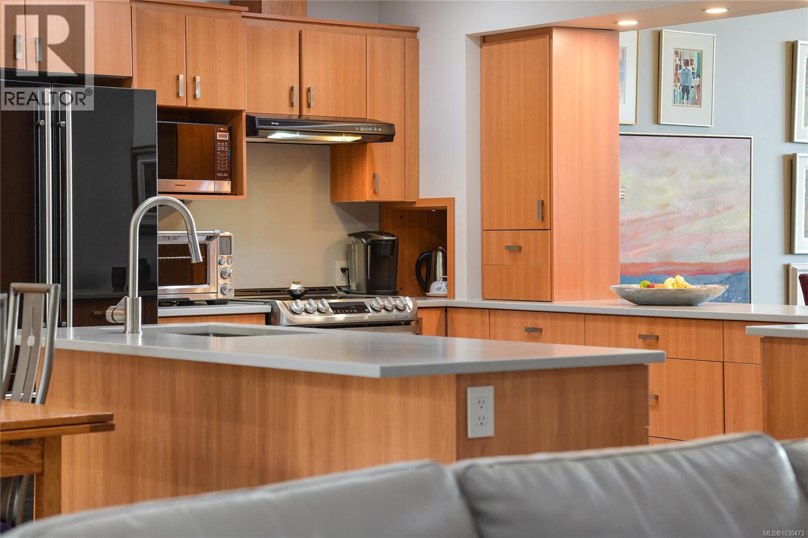 5384 SAYWARD HILL CRES - 15