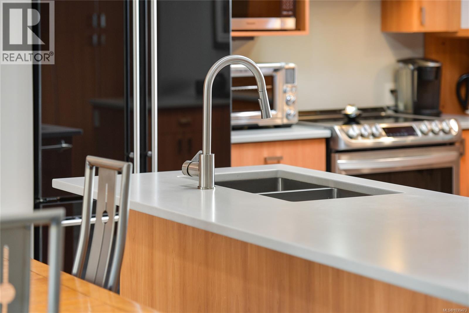 5384 SAYWARD HILL CRES - 16