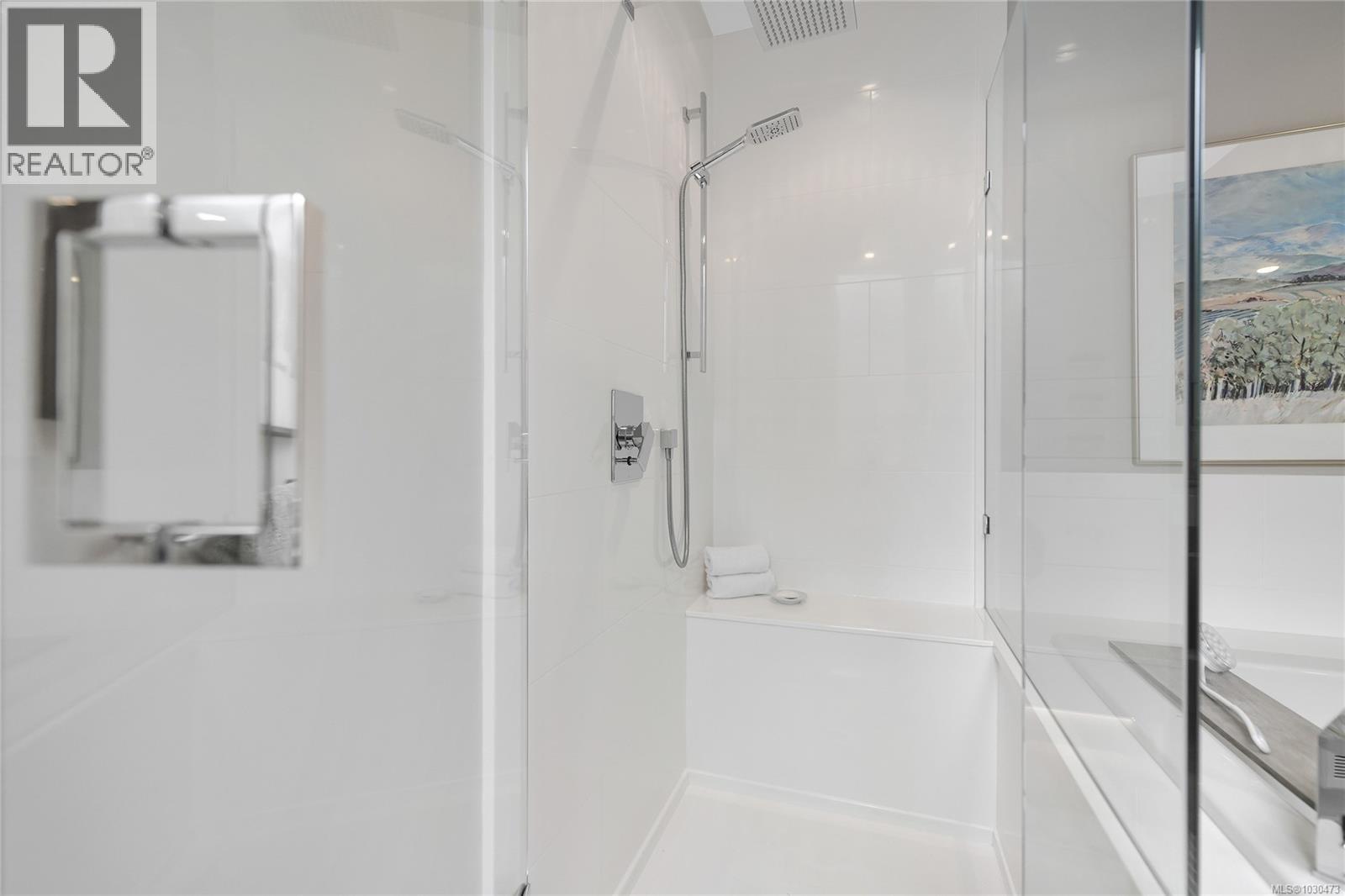 5384 Sayward Hill Cres - 29