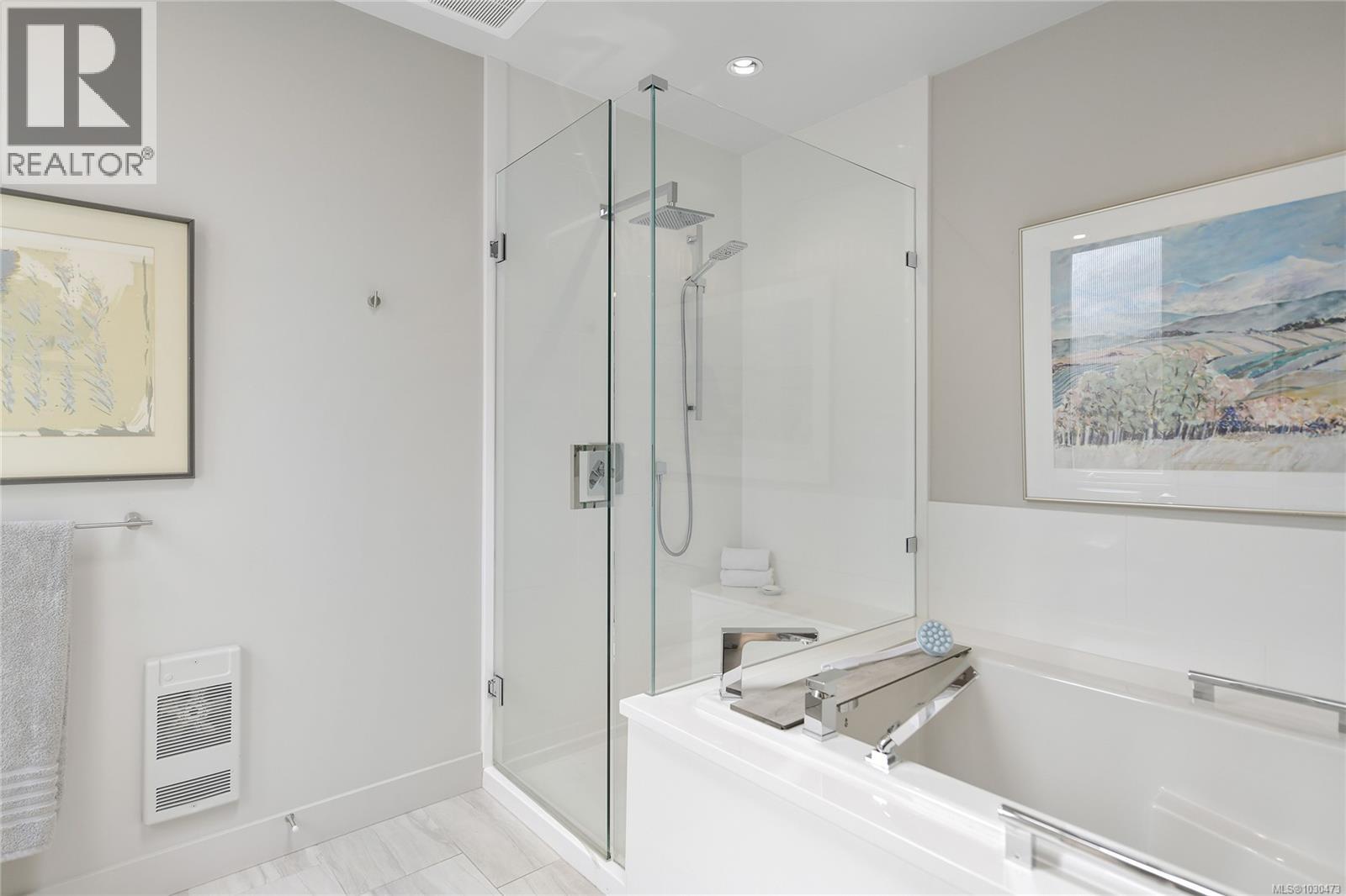5384 Sayward Hill Cres - 35