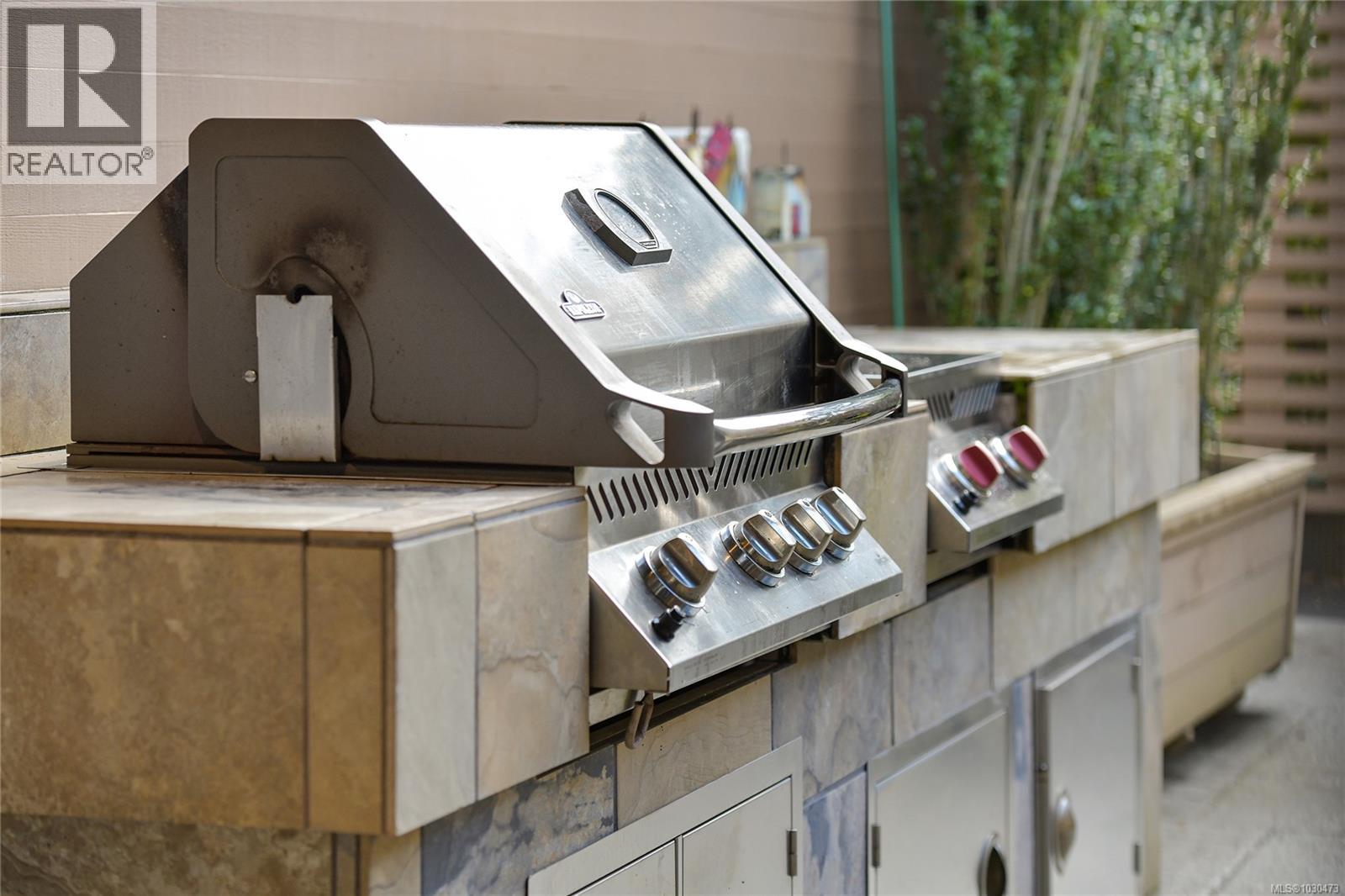 5384 SAYWARD HILL CRES - 45