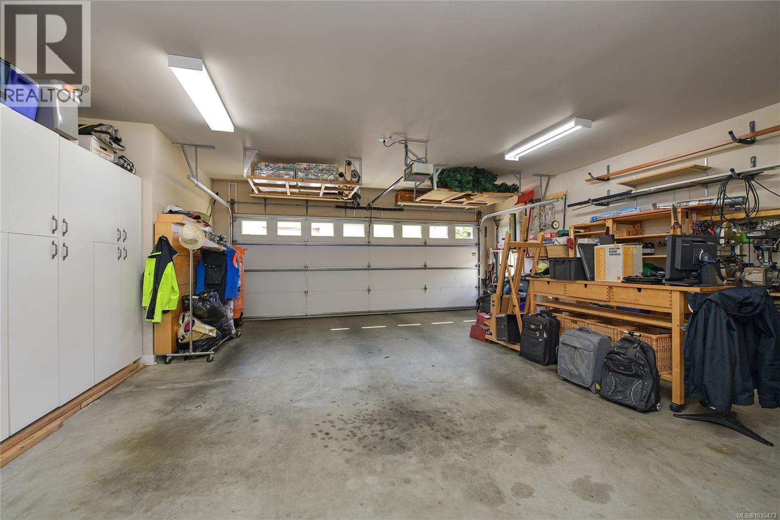 5384 SAYWARD HILL CRES - 53