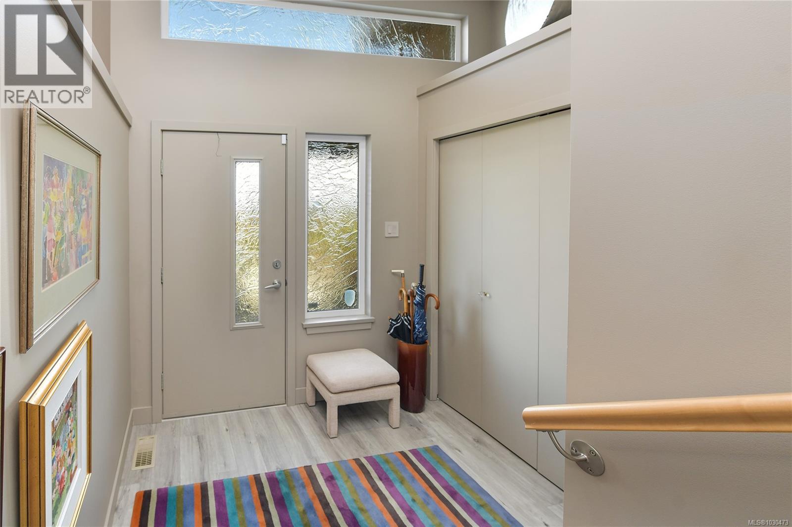 5384 SAYWARD HILL CRES - 6