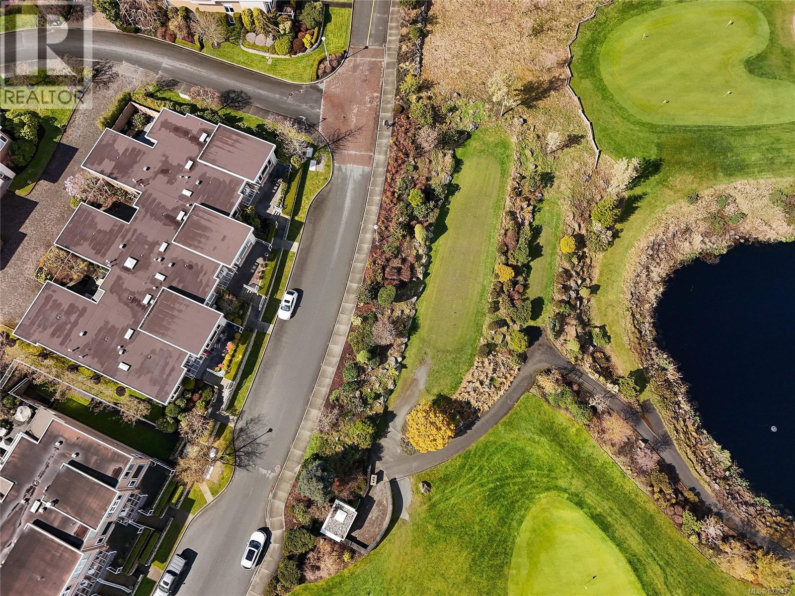 5384 SAYWARD HILL CRES - 65