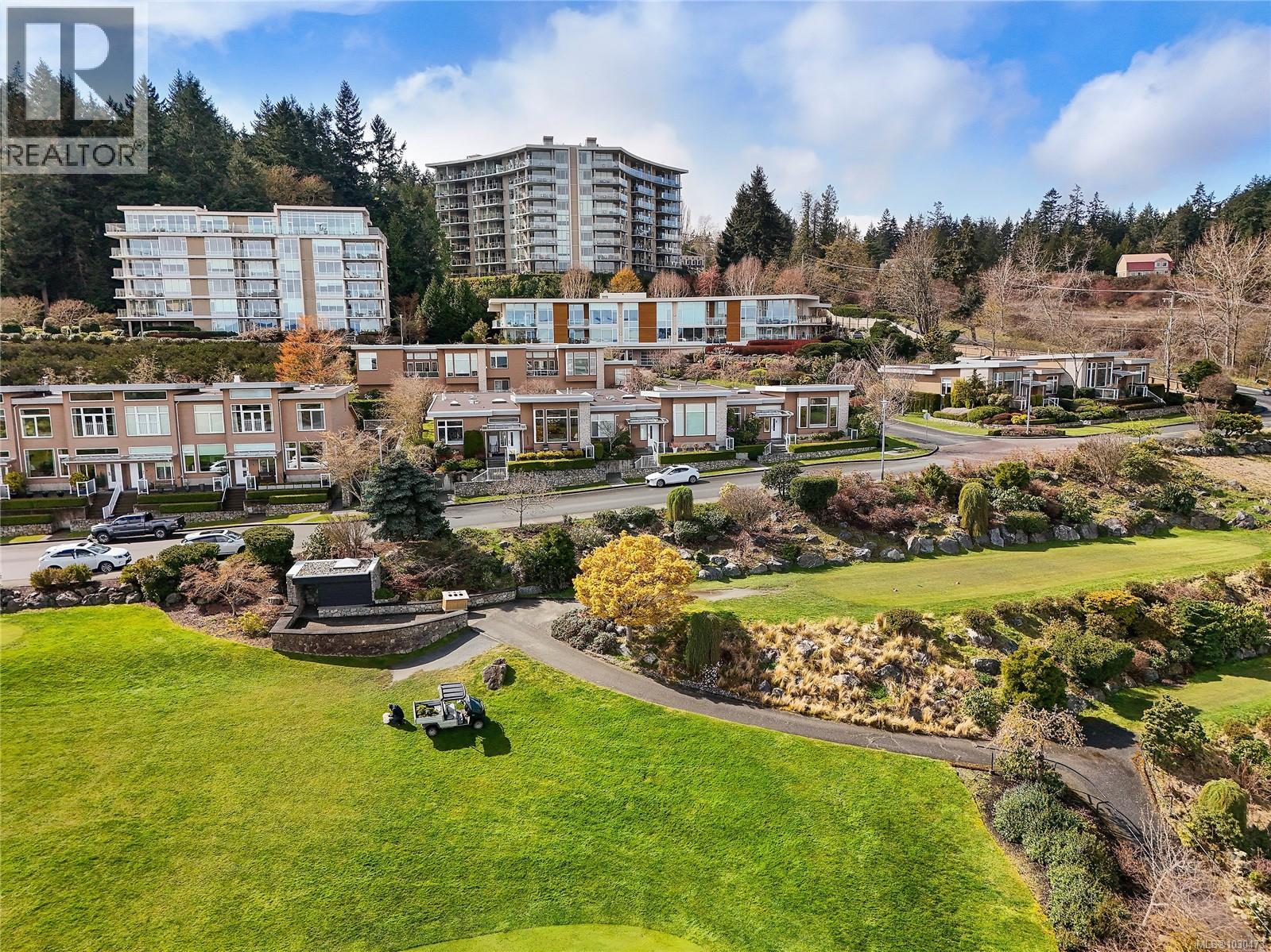 5384 SAYWARD HILL CRES - 67