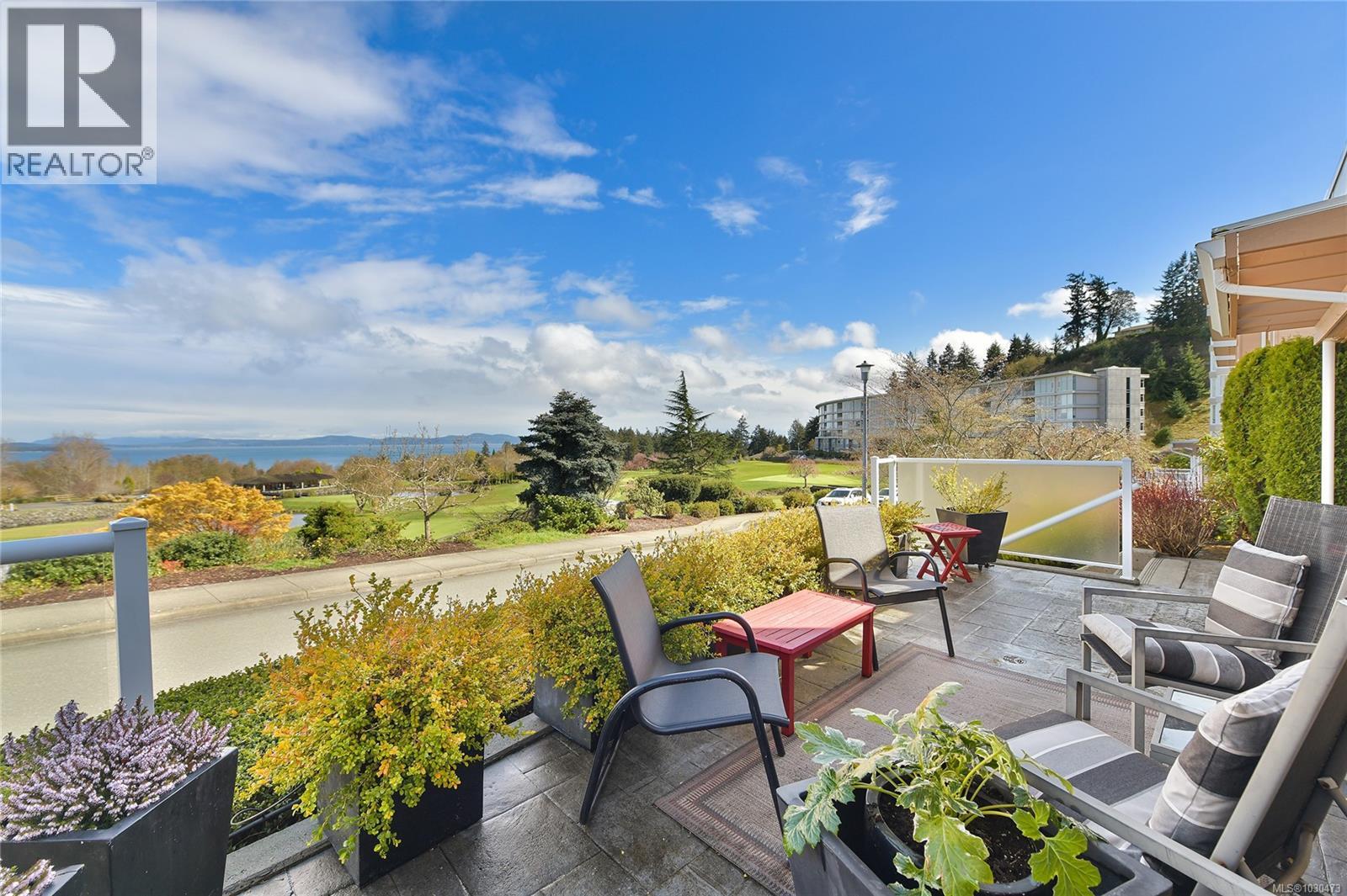 5384 SAYWARD HILL CRES - 73