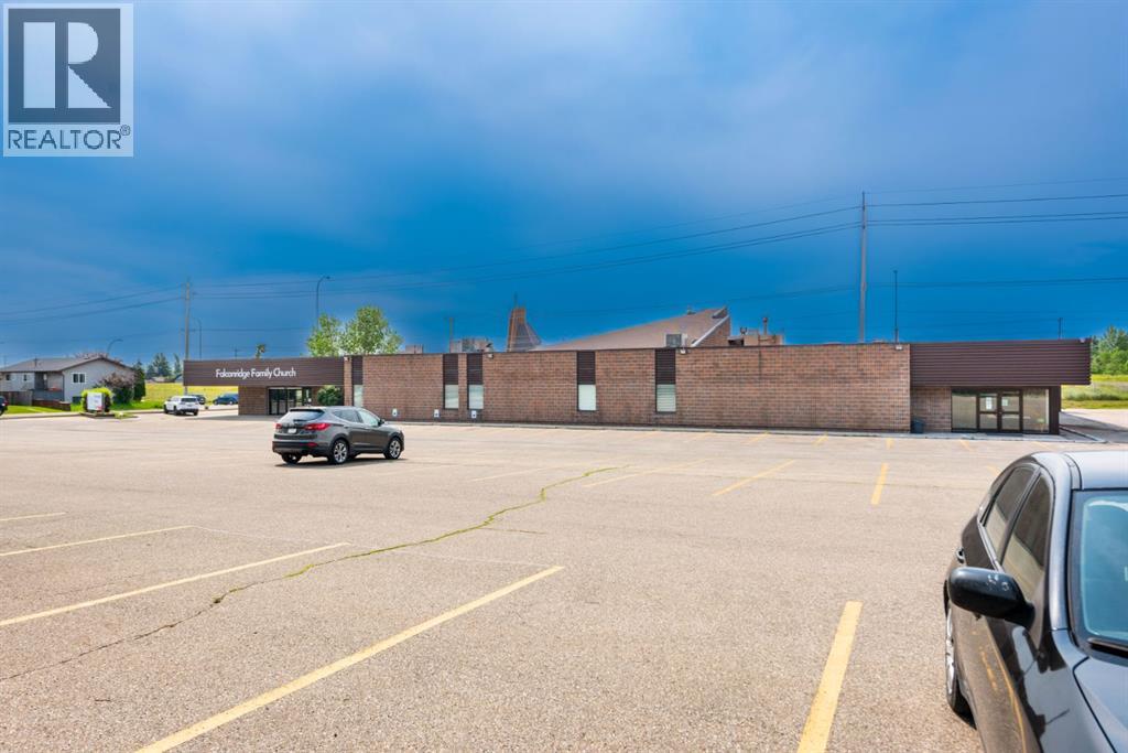 Single Family House for Sale in   Falsbridge Drive NE Falconridge Calgary 