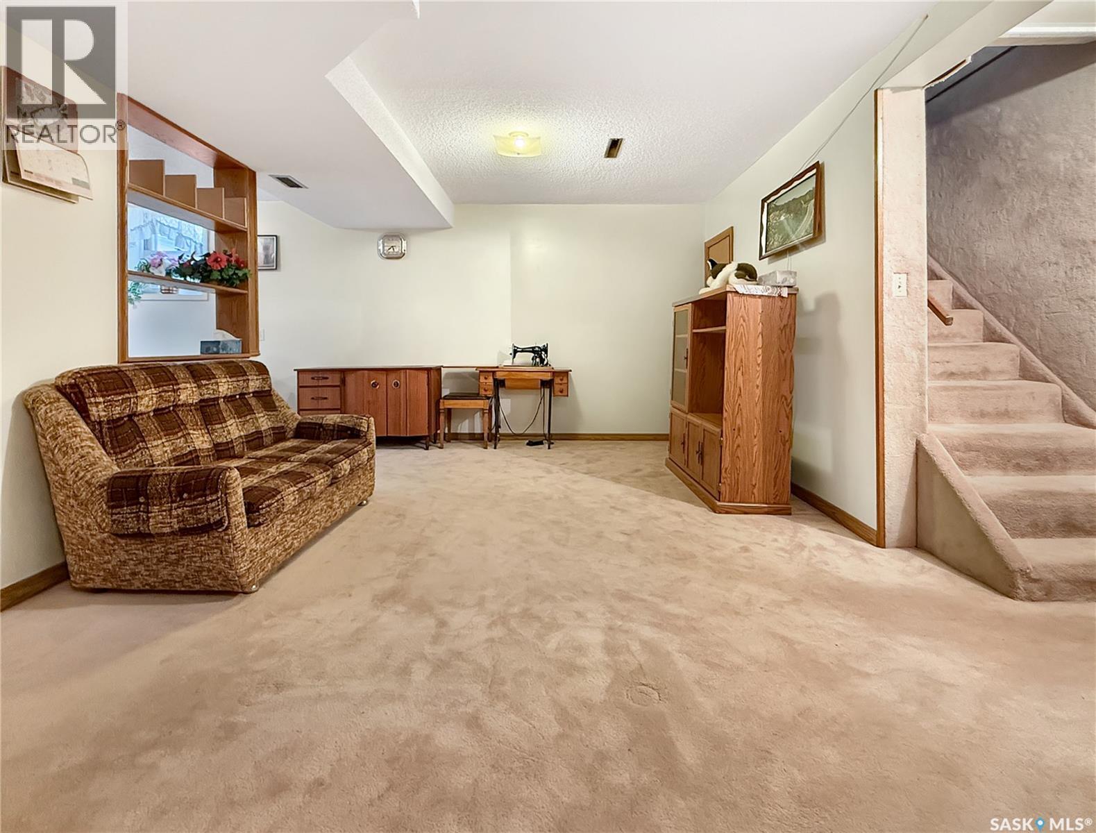 Single Family House Raised bungalow for Sale in  rd AVENUE NE Swift Current 