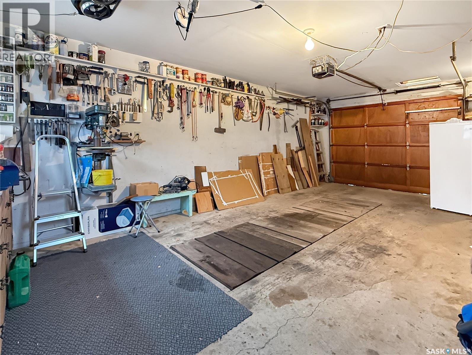 Single Family House Raised bungalow for Sale in  rd AVENUE NE Swift Current 