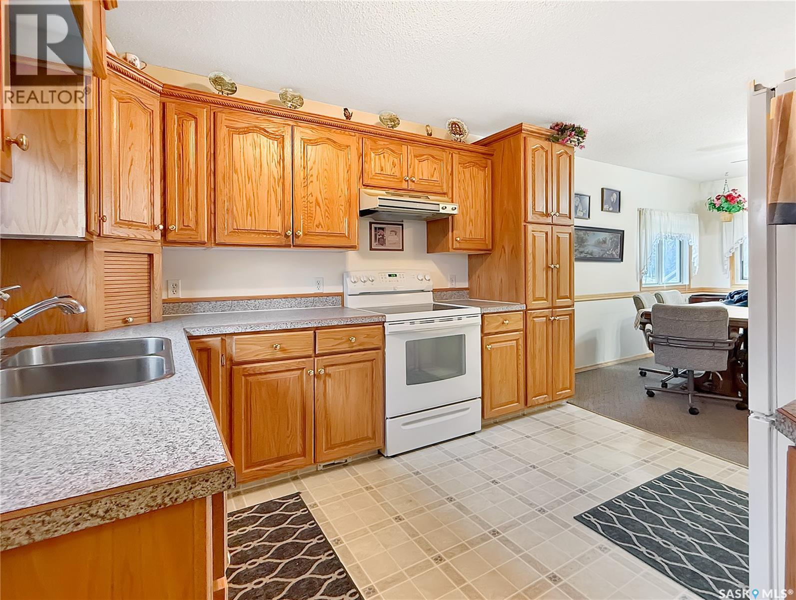 Single Family House Raised bungalow for Sale in  rd AVENUE NE Swift Current 