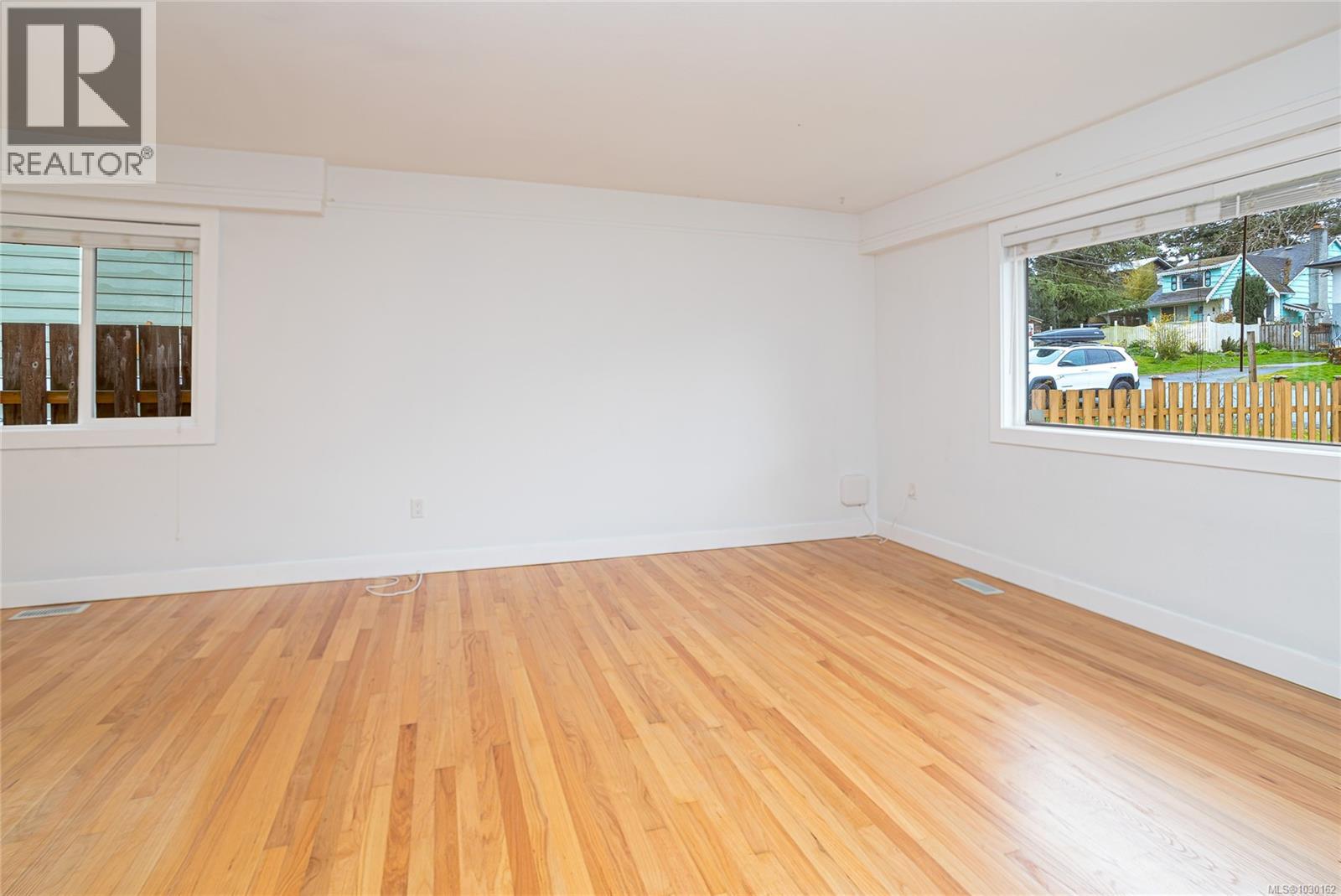  820-822 Leslie Drive, Saanich