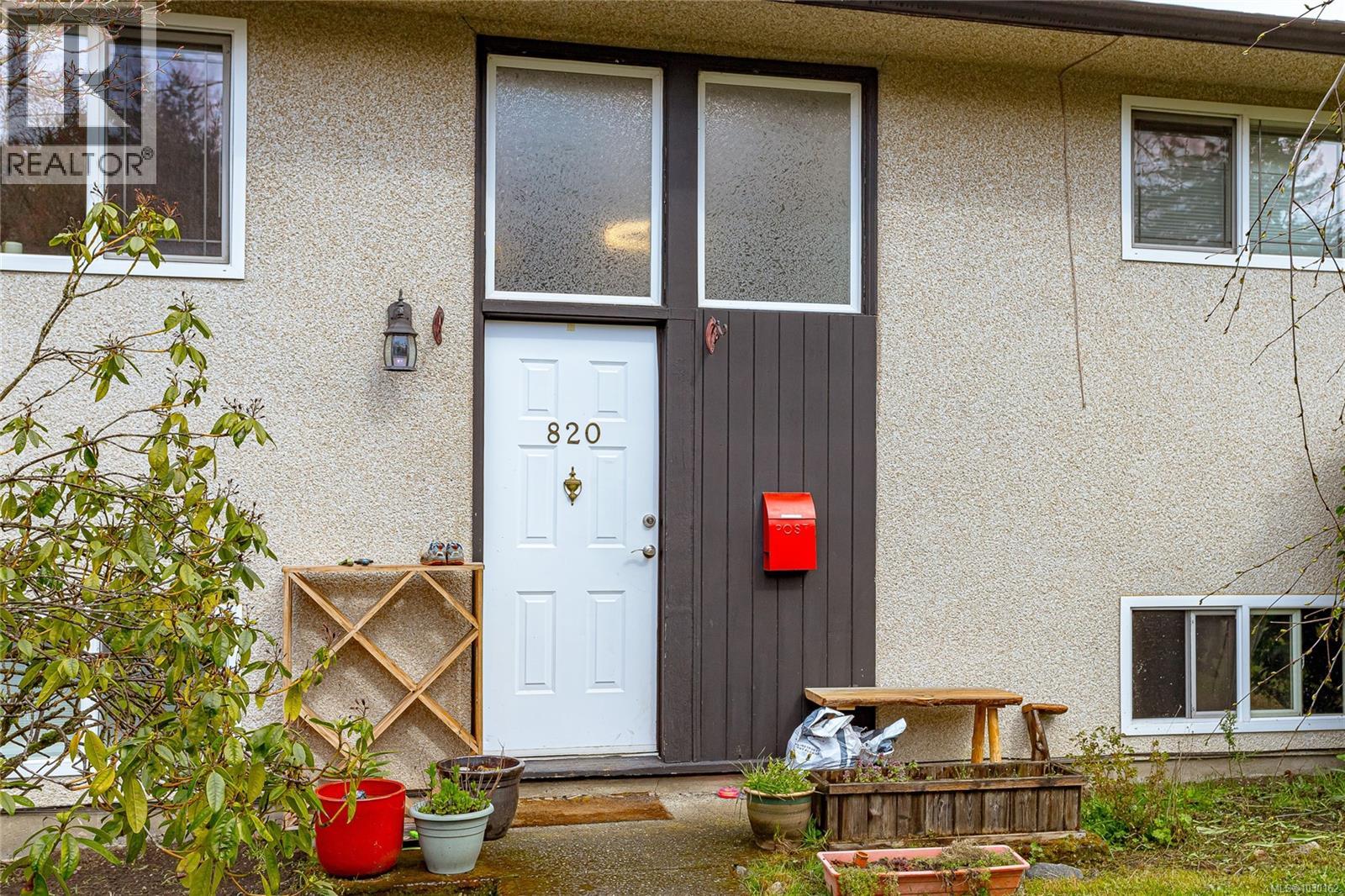  820-822 Leslie Drive, Saanich