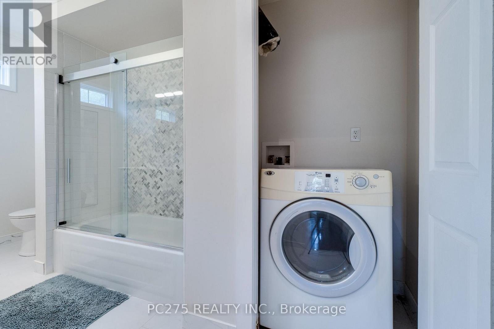 23 MACTAVESH CRESCENT - 21