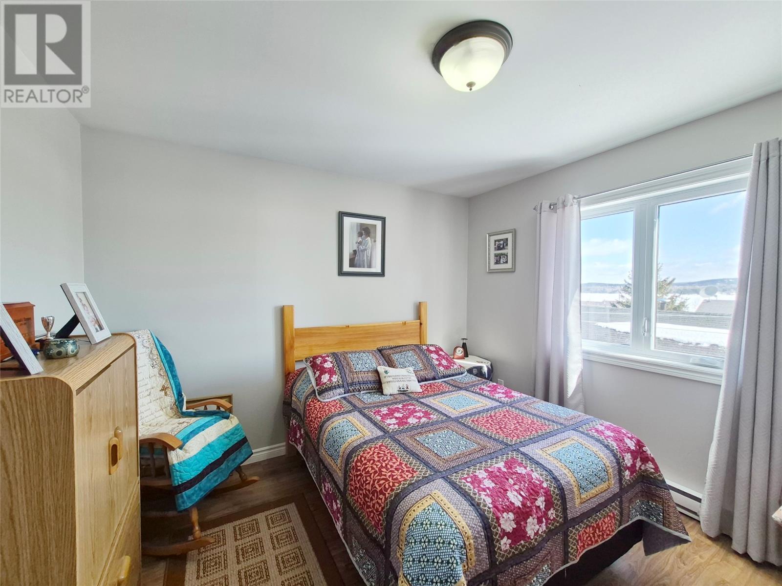 14 Leamington Heights - 18