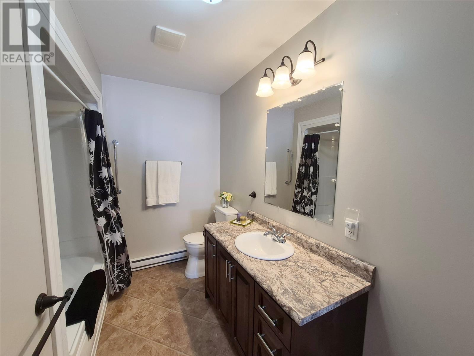 14 Leamington Heights - 8