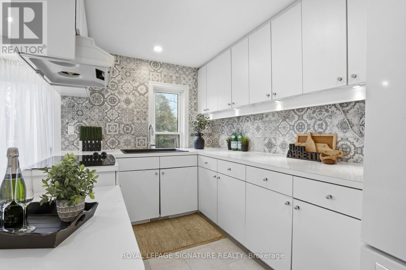 #26 50 SILVERBELL GROVE - 13