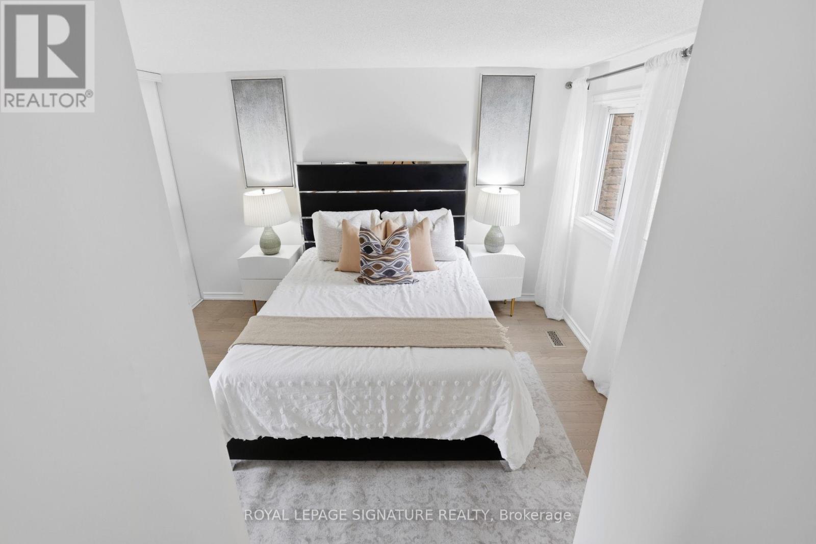 #26 50 SILVERBELL GROVE - 22
