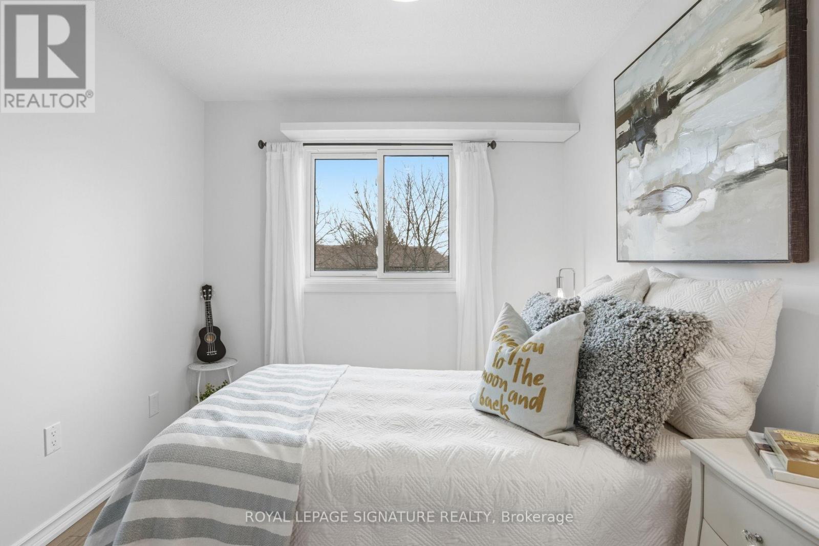 #26 50 SILVERBELL GROVE - 31