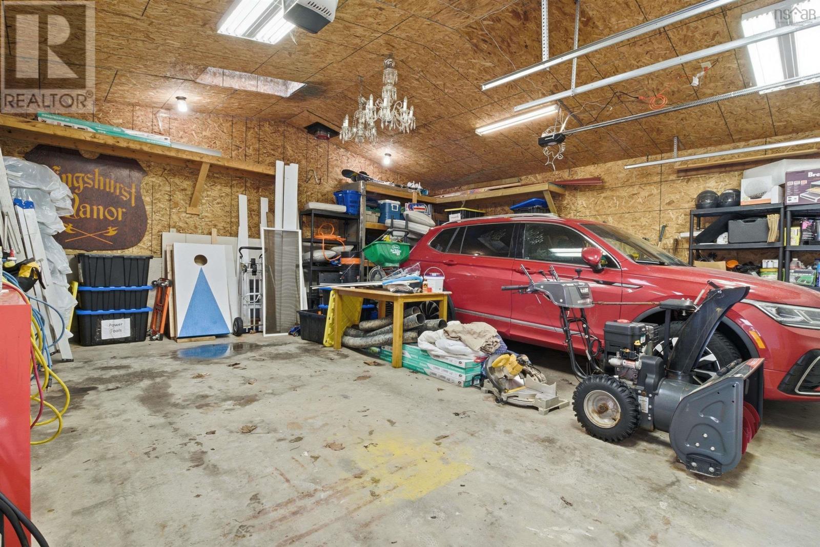 Property 4 of 17 of 2732 Gladstone Street