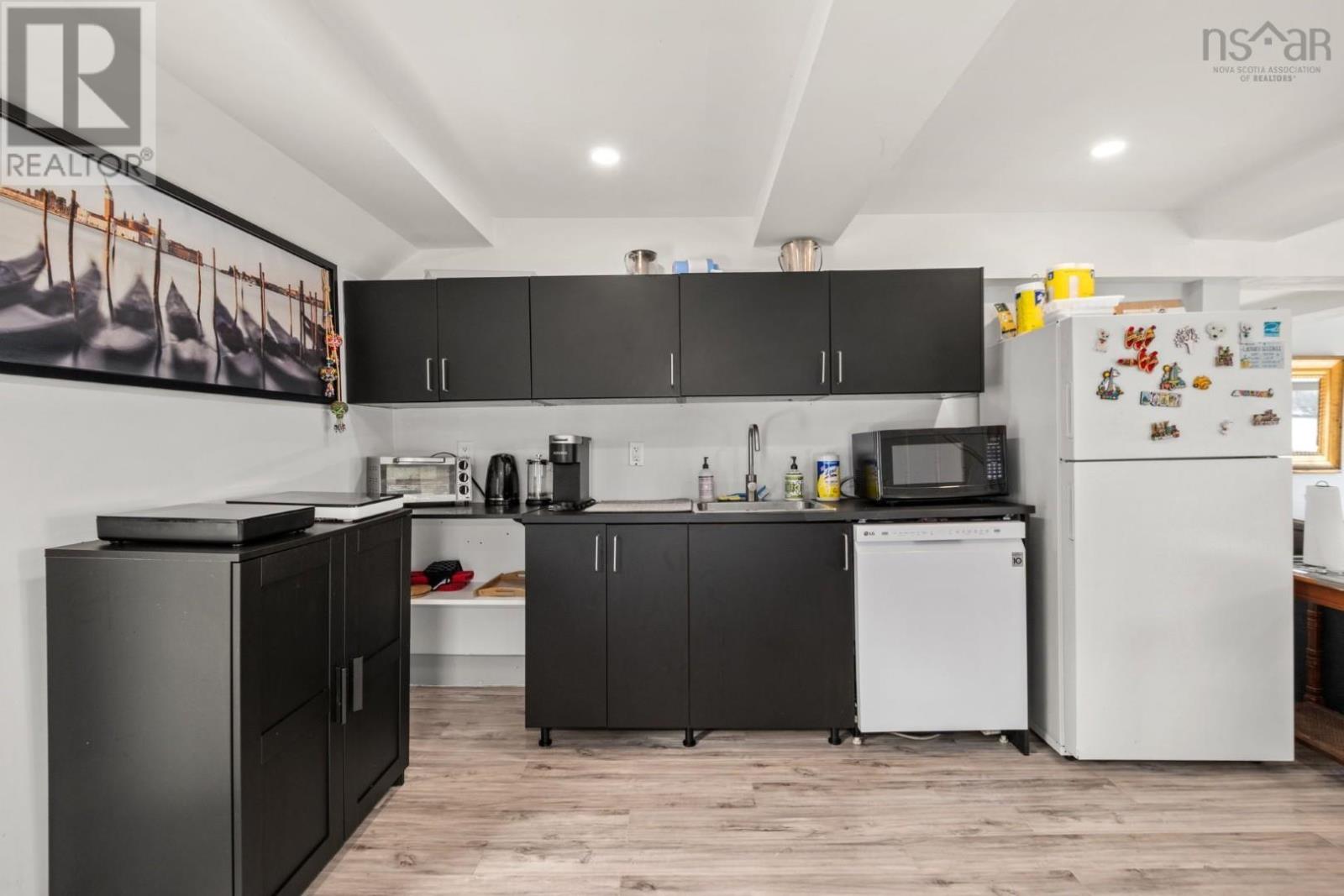 Property 44 of 51 of 2497 Highway 329