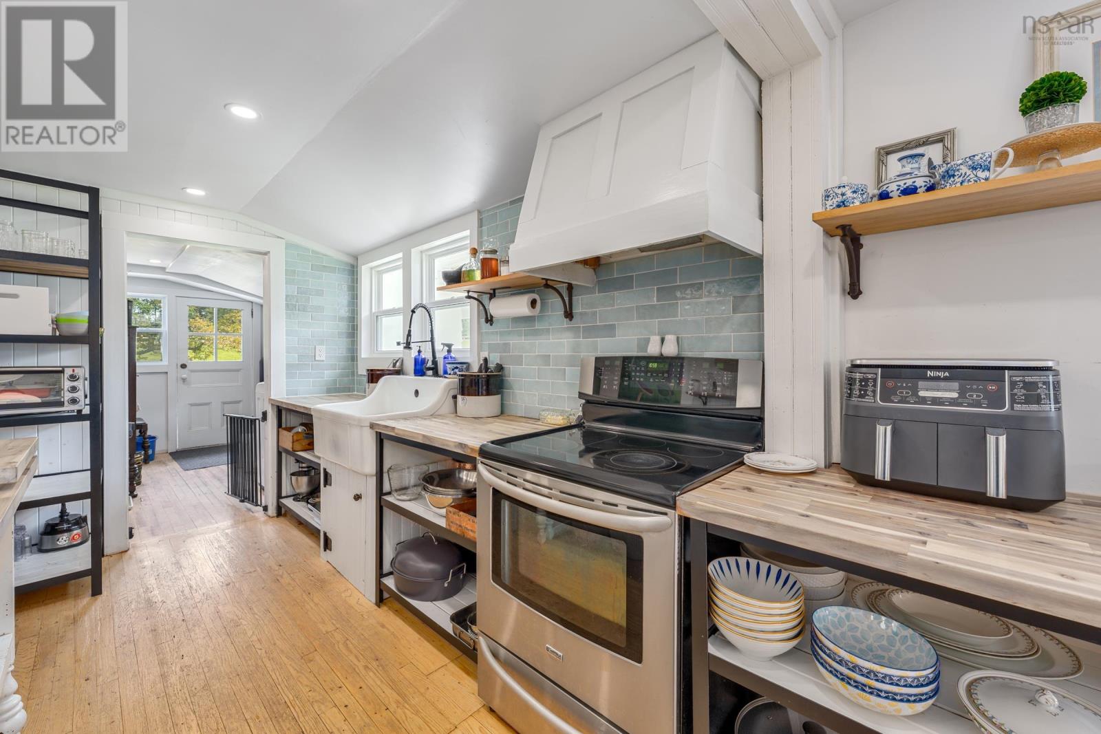 Property 3 of 33 of 51 Shawmut Avenue