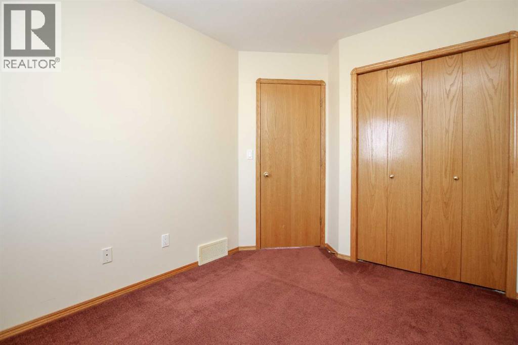 25 Adams Close, Red Deer