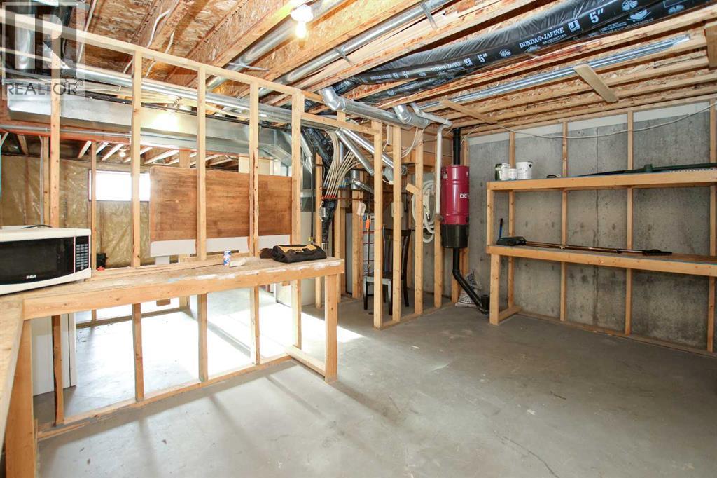 25 Adams Close, Red Deer