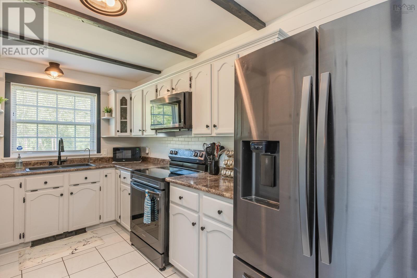 Property 8 of 25 of 252 Eves Road