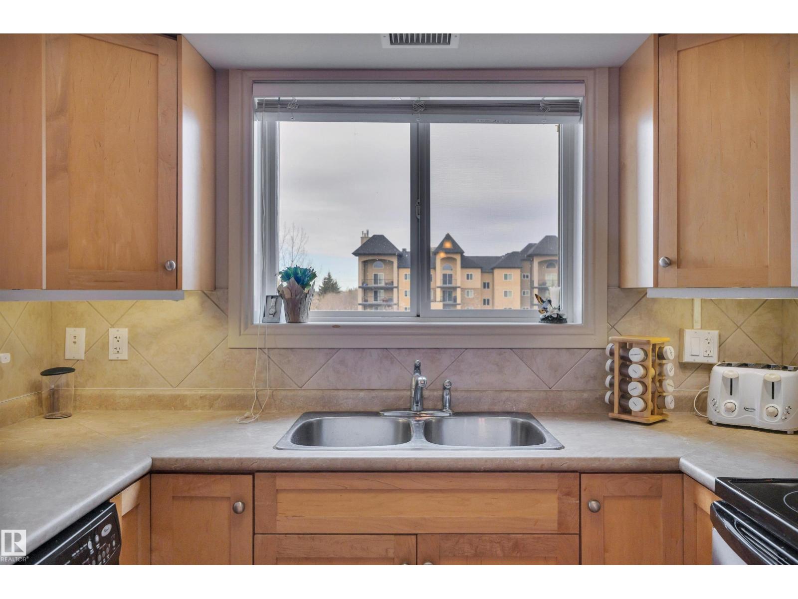 #313 14612 125 ST NW NW, Edmonton