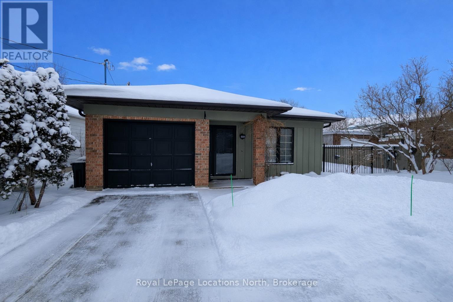 115 ROBINSON STREET - 36
