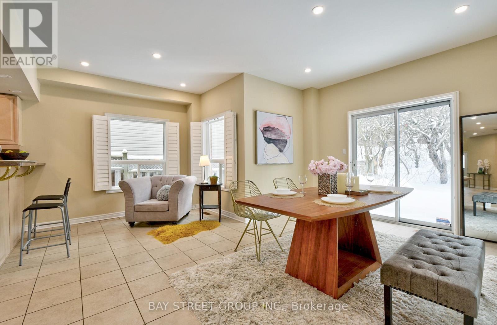 43 ENGLISH OAK DRIVE - 11