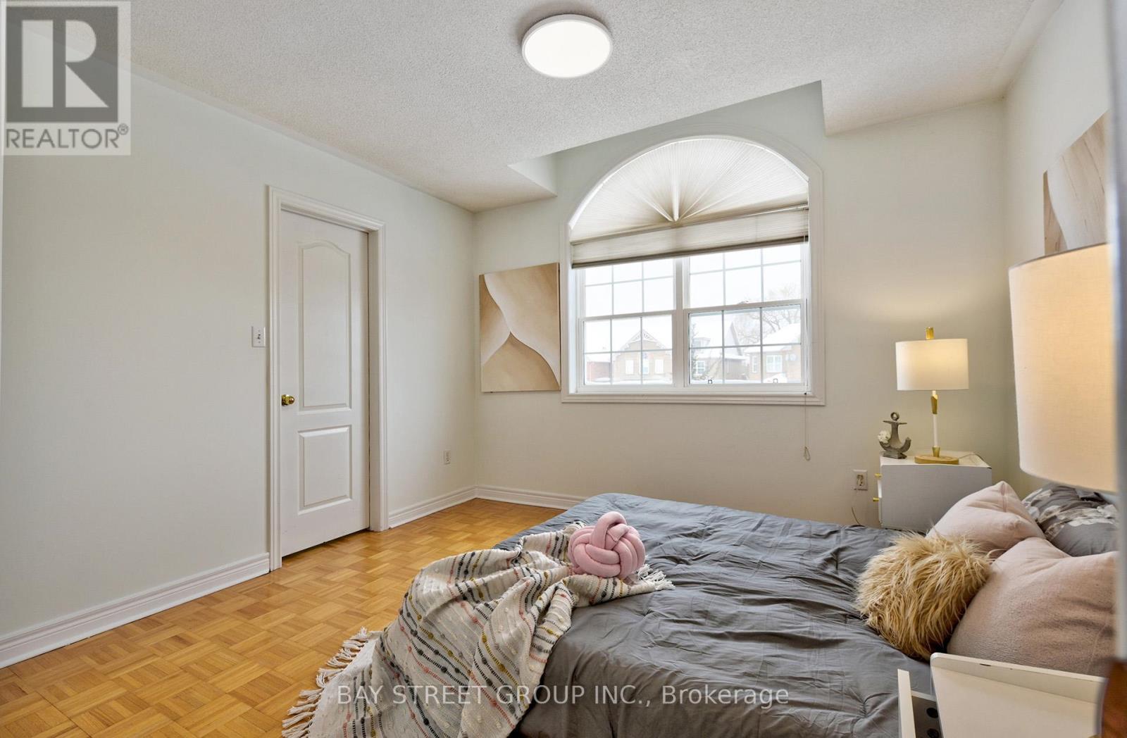 43 ENGLISH OAK DRIVE - 19