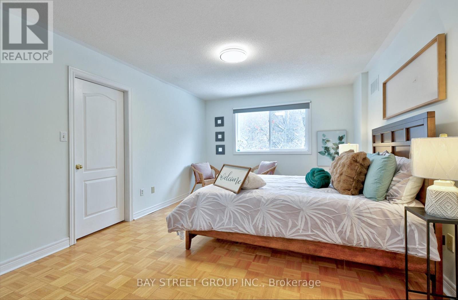 43 ENGLISH OAK DRIVE - 26