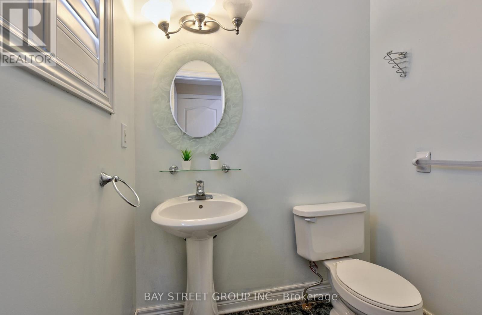 43 ENGLISH OAK DRIVE - 30