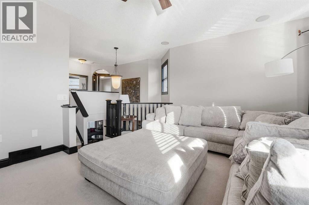 Single Family House for Sale in  Everbrook Way SW Evergreen Calgary 