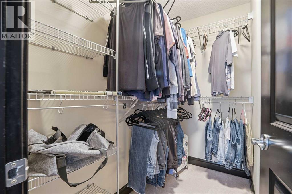 Single Family House for Sale in  Everbrook Way SW Evergreen Calgary 