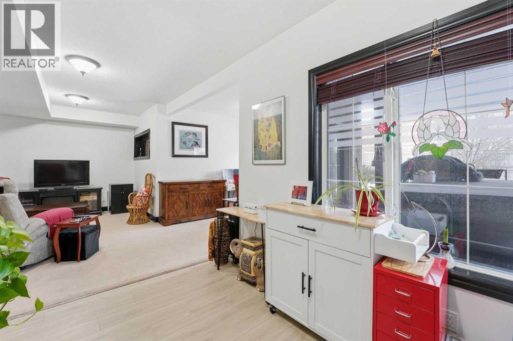 Single Family House for Sale in  Everbrook Way SW Evergreen Calgary 