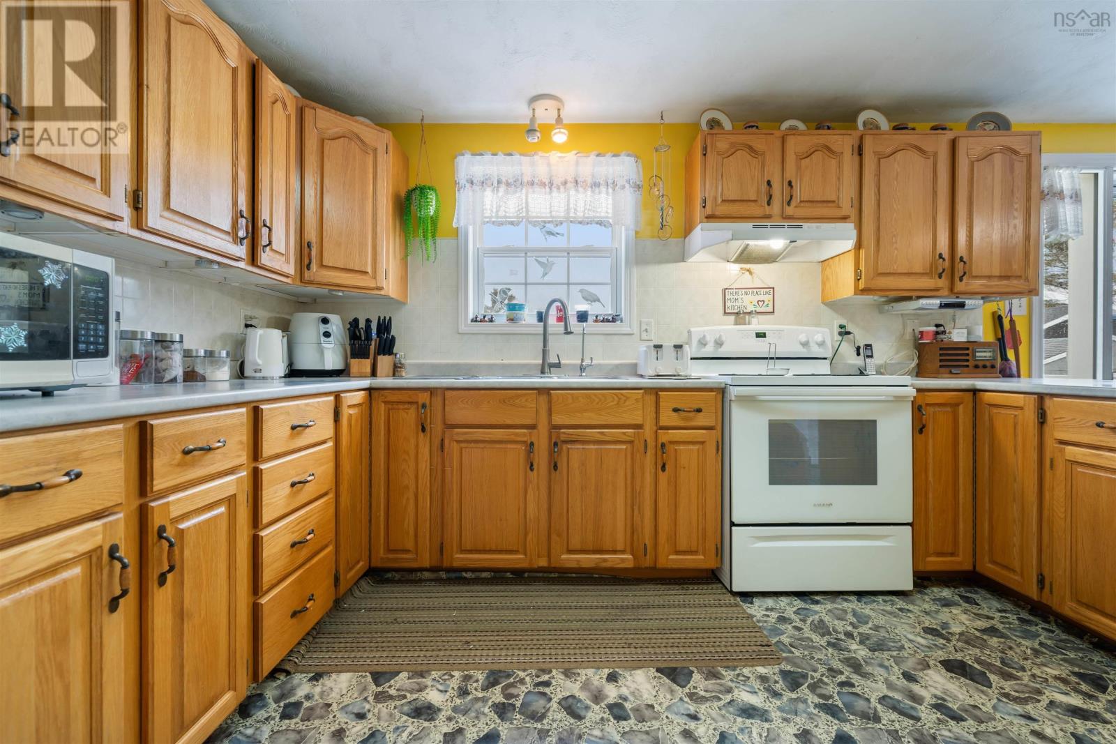 Property 18 of 45 of 176 Pearl Street