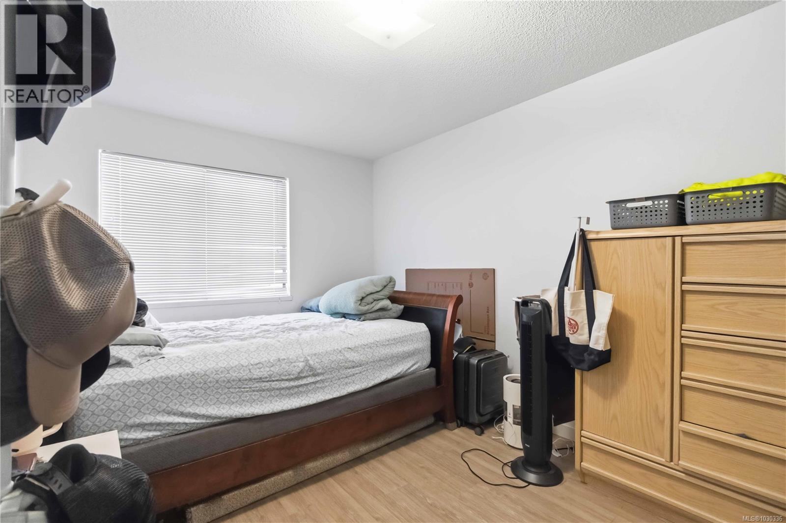 301 755 Hillside Ave, Victoria