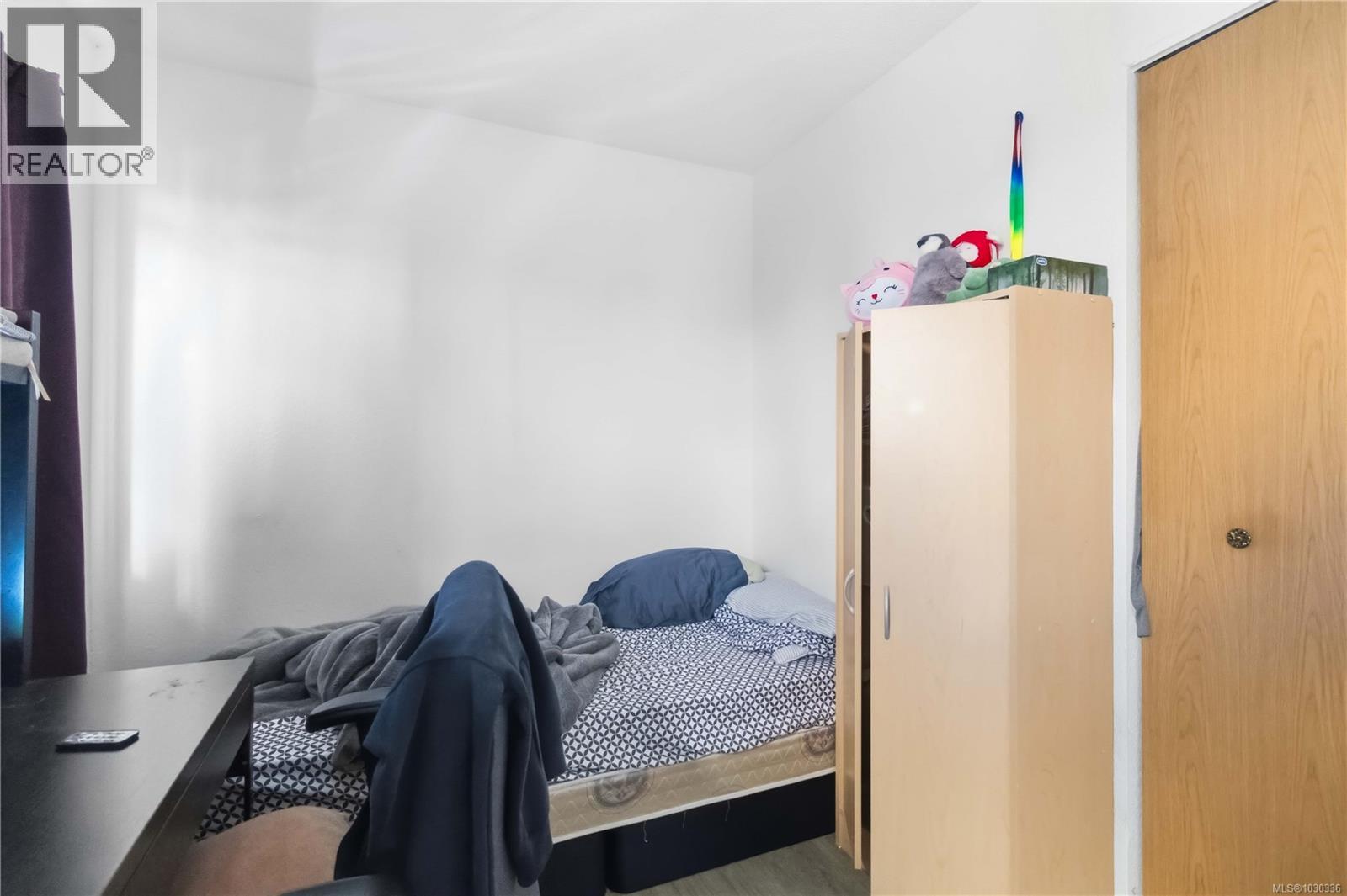 301 755 Hillside Ave, Victoria