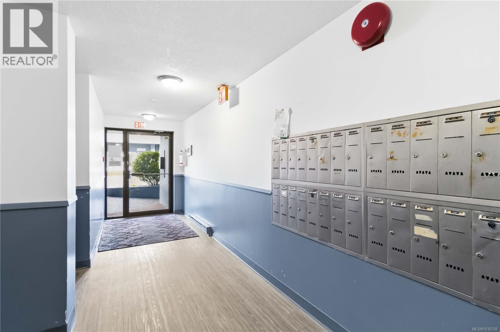 301 755 Hillside Ave, Victoria