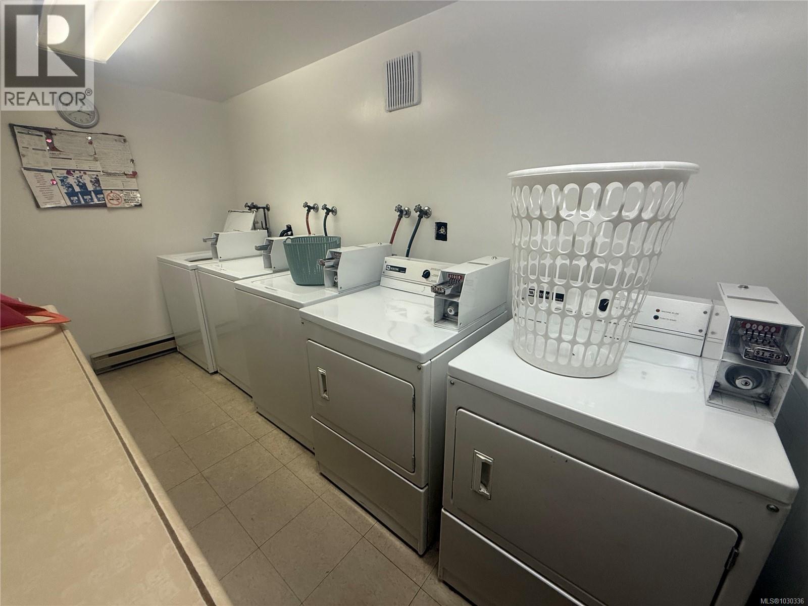 301 755 Hillside Ave, Victoria