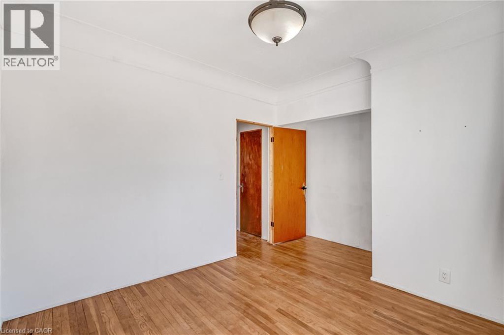 23 CLIFFORD Street - 21